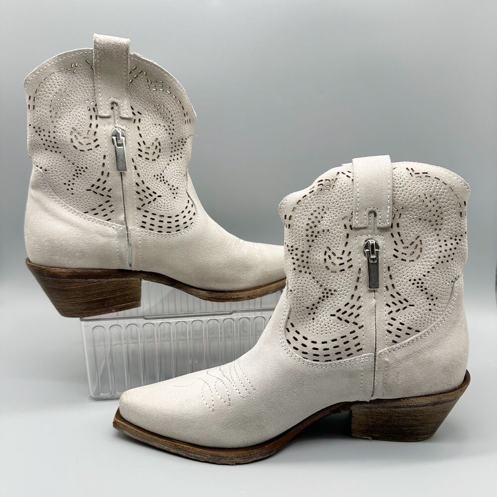 Sundance Snip Toe Suede Western Boho Ankle Boots Ivory 2" Heel Size 37 - Picture 2 of 10